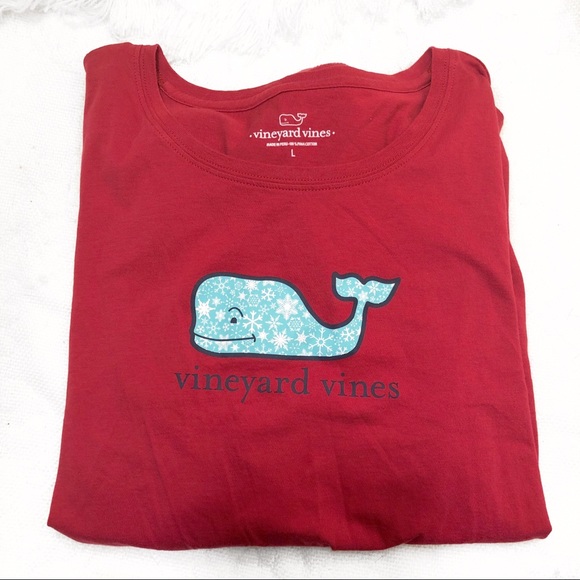 Vineyard Vines Tops - Vineyard Vines Snowflake Whale Tee